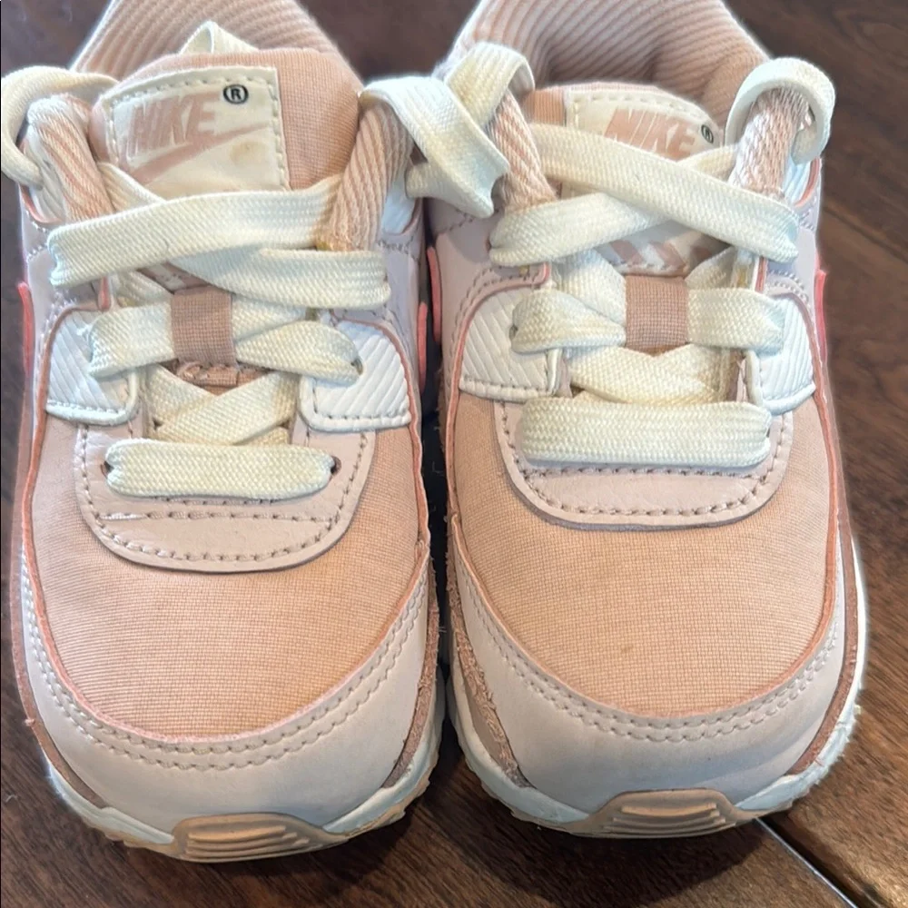 Nike Kids Pink Airmax Sneakers GUC 6c - Picture 2 of 8